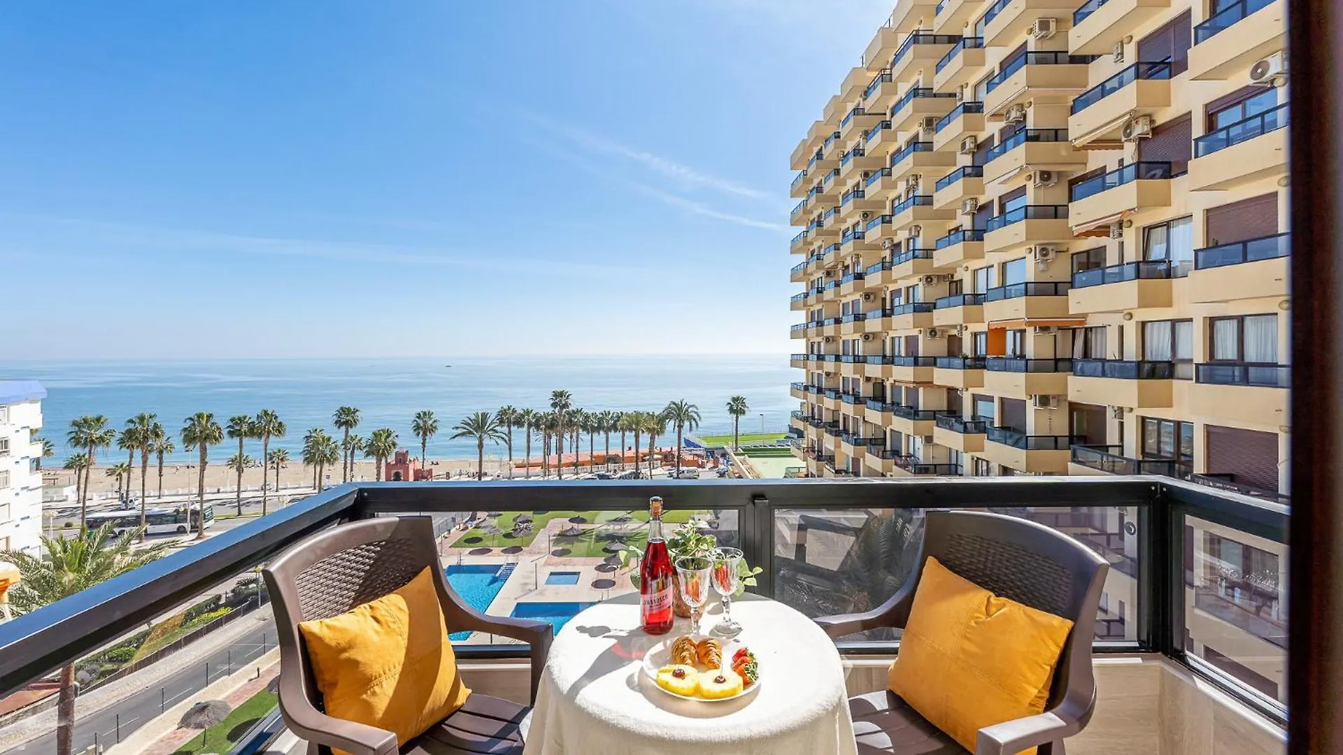 בנאלמדנה 797 Holiday Rentals - Renovado Apartamento Con Hermosas Vistas