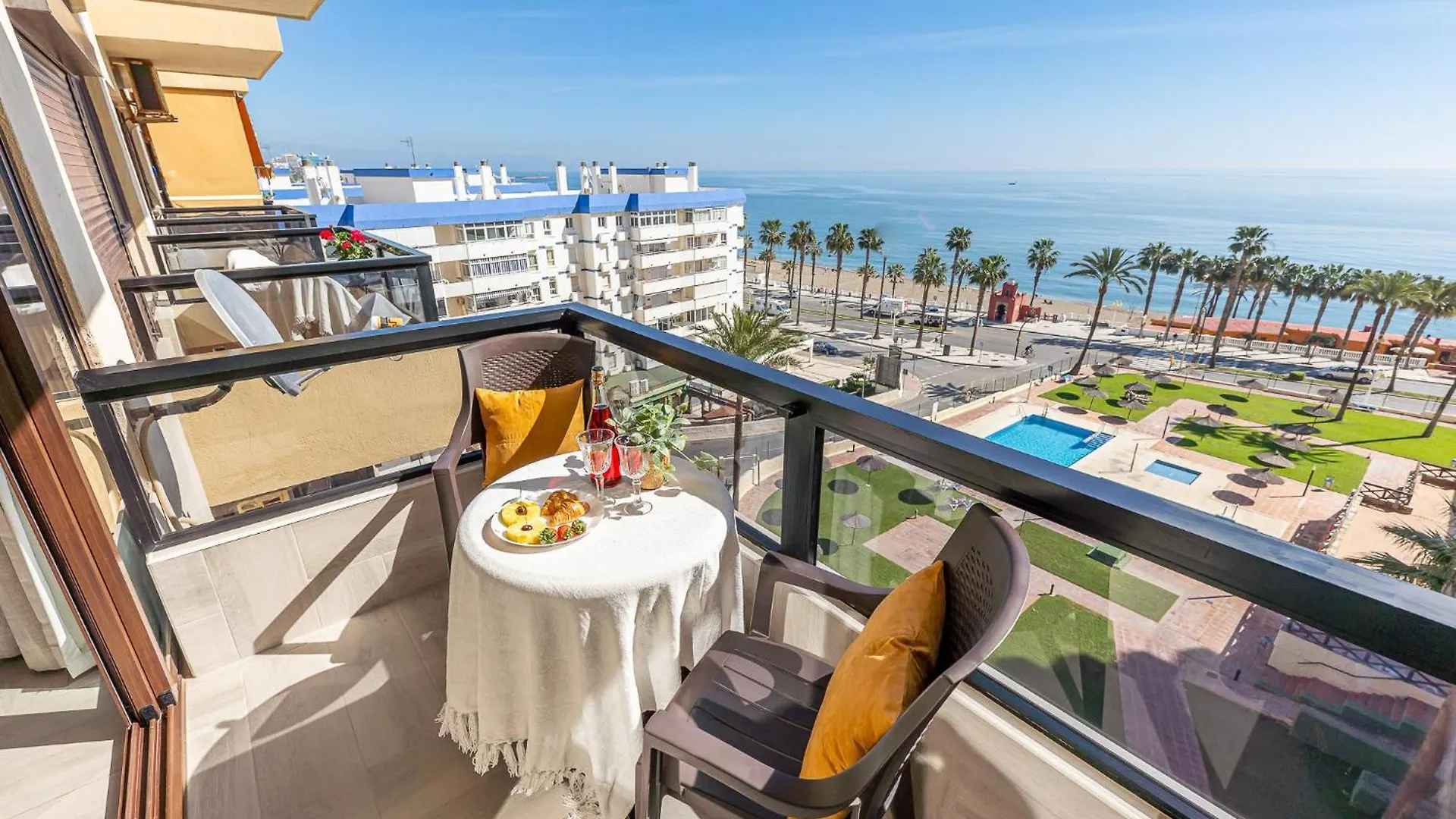 דירה בנאלמדנה 797 Holiday Rentals - Renovado Apartamento Con Hermosas Vistas