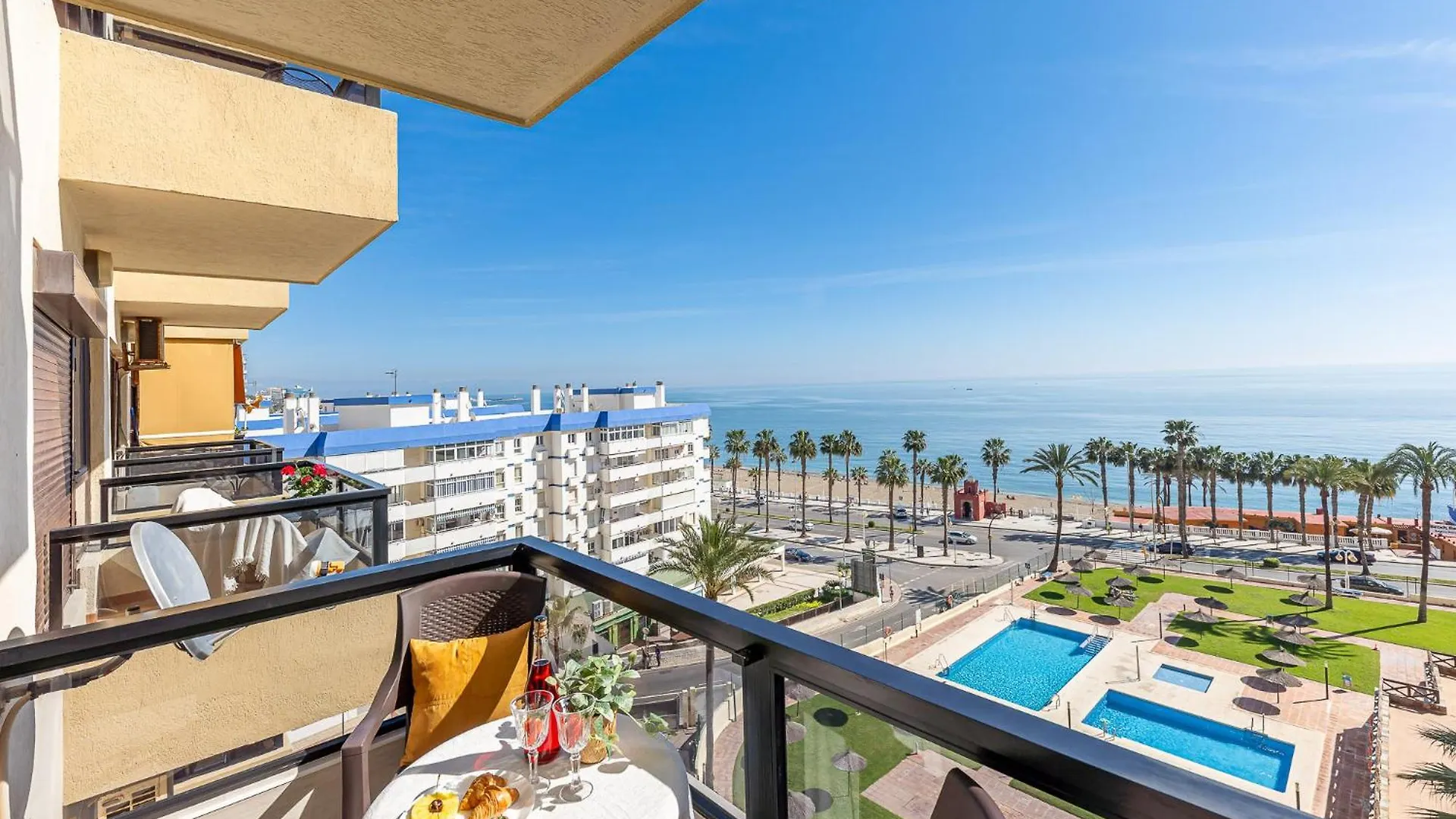 דירה בנאלמדנה 797 Holiday Rentals - Renovado Apartamento Con Hermosas Vistas