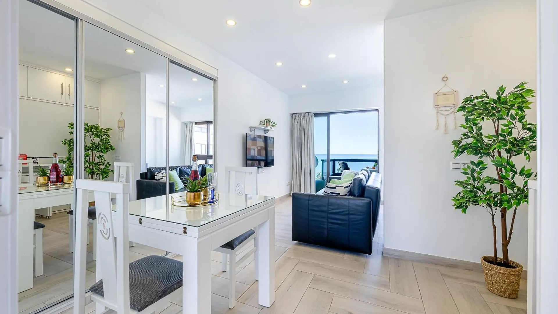 בנאלמדנה 797 Holiday Rentals - Renovado Apartamento Con Hermosas Vistas ספרד